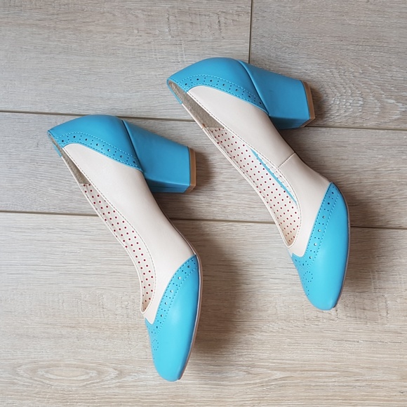 B.A.I.T. Vintage Inspired Like New Shoes - Picture 2 of 6